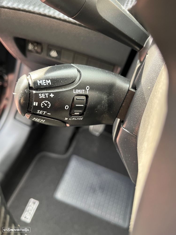 Peugeot 208 1.2 PureTech Active - 17