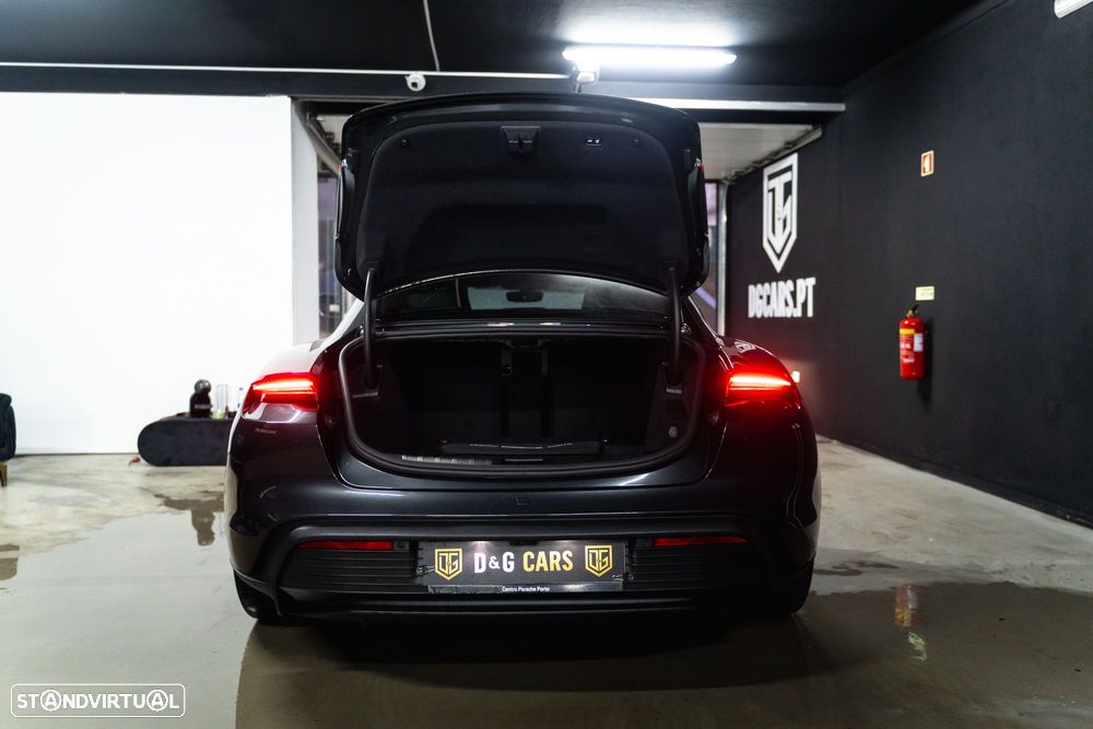 Porsche Taycan 4S - 28