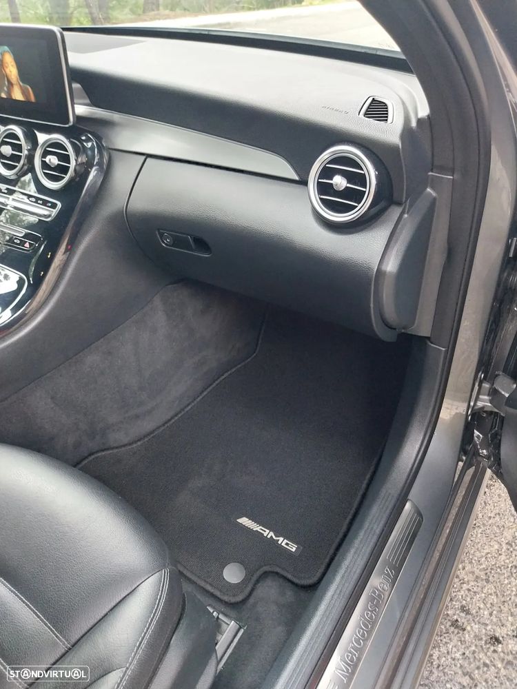 Mercedes-Benz C 300 h AMG Line - 17