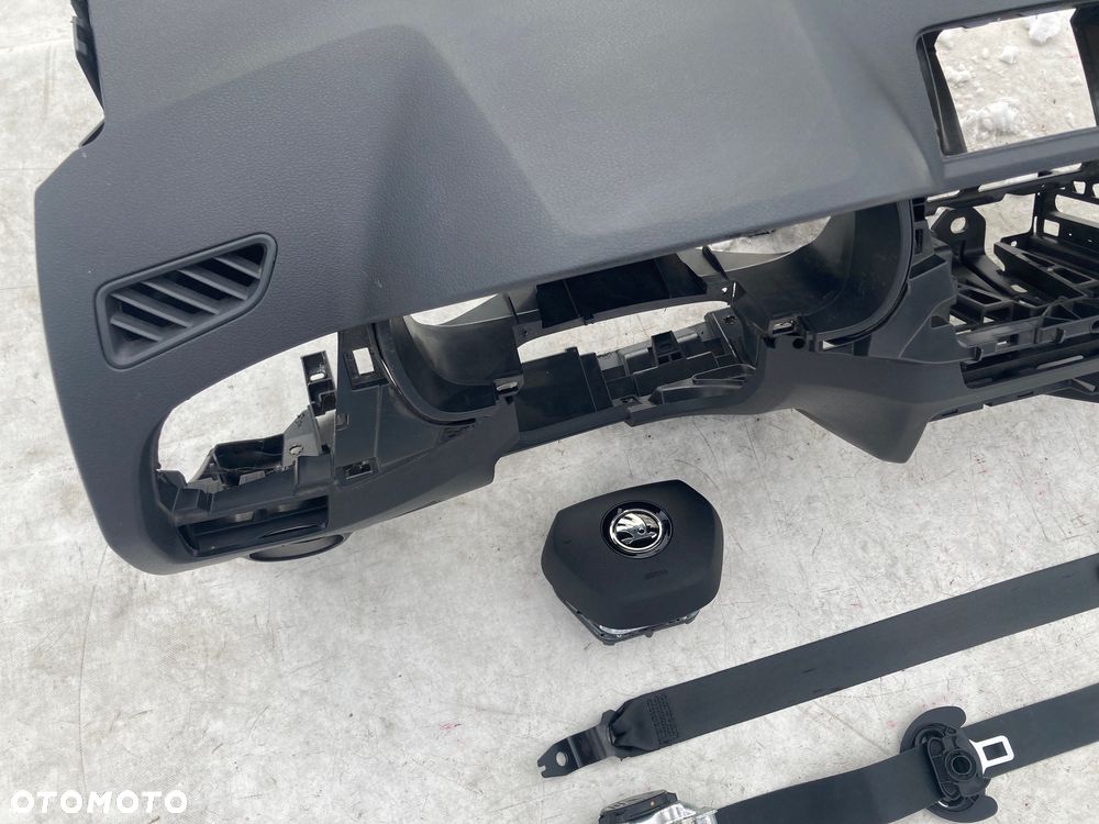 SKODA FABIA III 3 LIFT LIFTIN FL DESKA KONSOLA KOKPIT PULPIT PÓŁKA  PARAPET AIRBAG PODUSZKI POWIETRZNE PASY PAS SRS - 4
