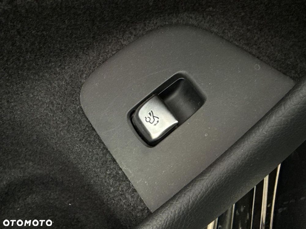 Mercedes-Benz CLS - 19