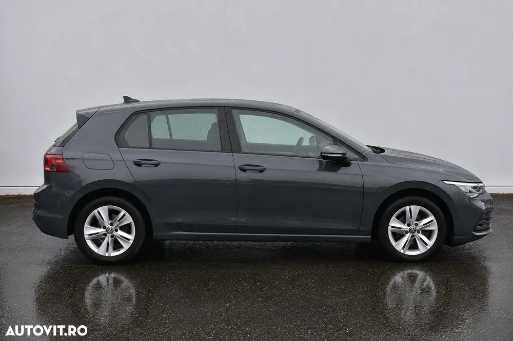 Volkswagen Golf 1.0 eTSI DSG MHEV Life - 9
