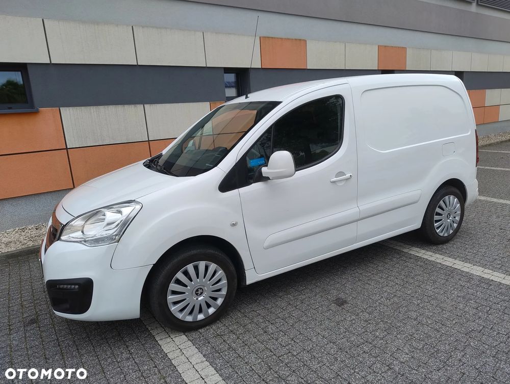 Peugeot PARTNER PO LIFT 1.6 HDI (90KM) 5-BIEGÓW KLIMA TEMPOMAT TABLET STAN IDEALNY FULL OPCJA BEZWYPADKOWY SERWIS KM NIE MA RDZY ! ! ! - 2