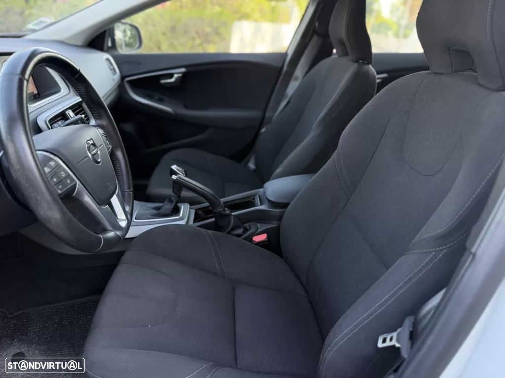 Volvo V40 2.0 D2 Momentum - 10
