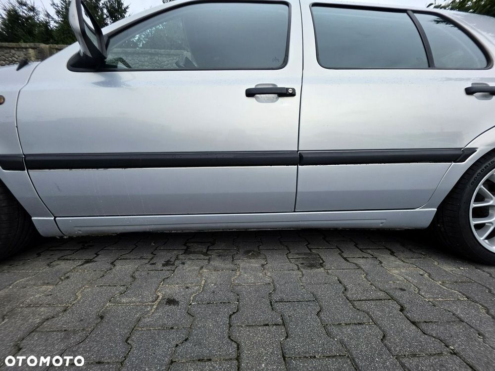 Volkswagen Golf 2.0 GL - 33
