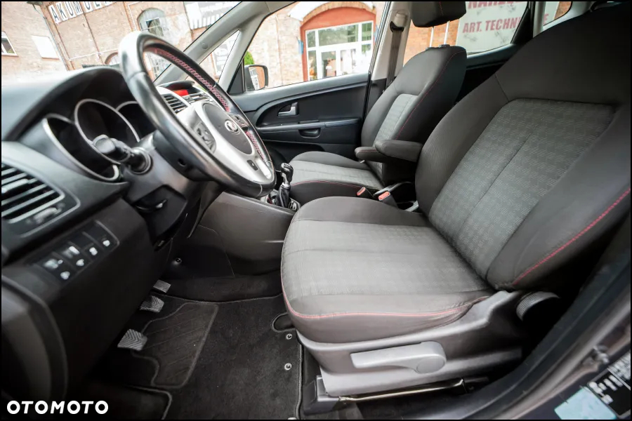 Kia Venga - 33