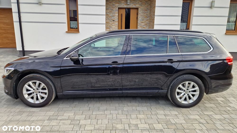 Volkswagen Passat - 4