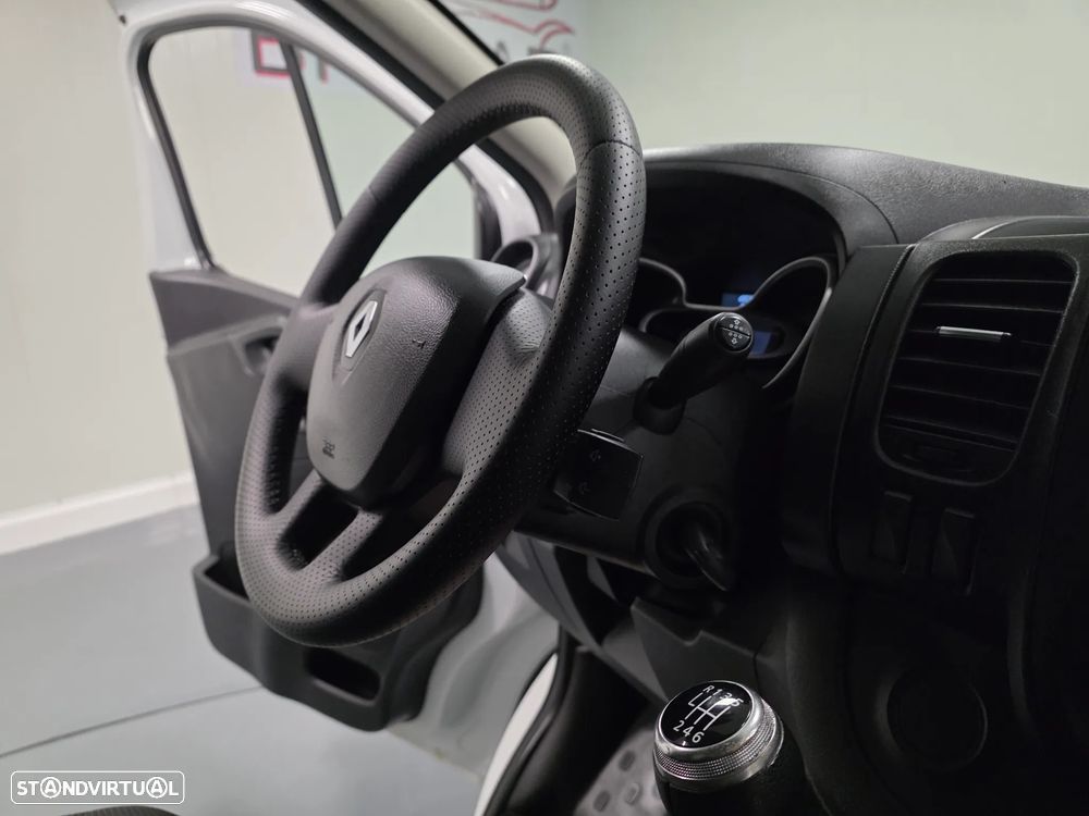 Renault TRAFIC 2.0 DCI 120CV IVA DEDUTIVEL - 48