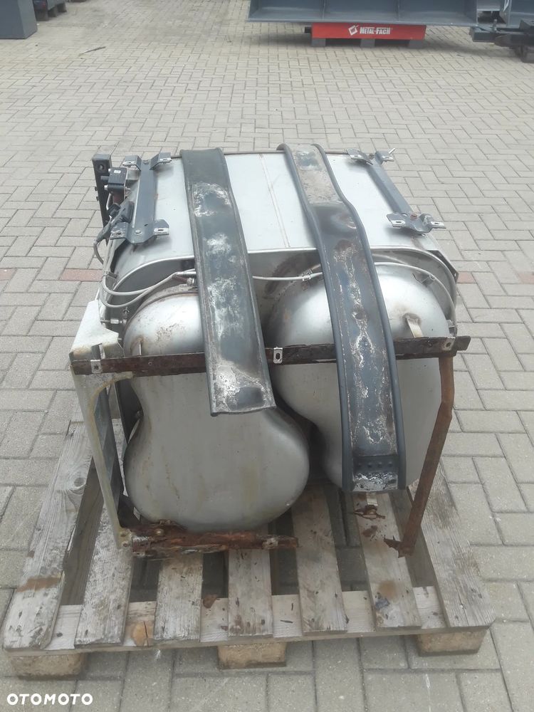 Zbiornik paliwa 650 litrów MAN - 3