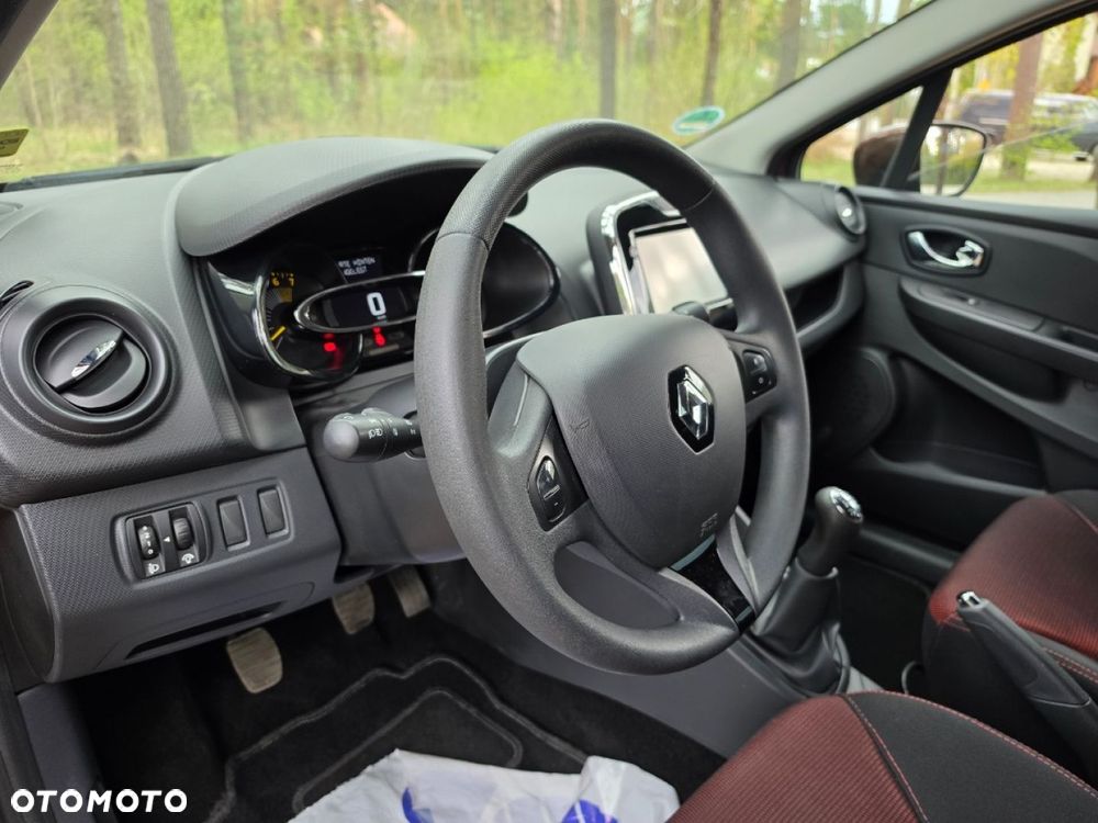 Renault Clio - 25