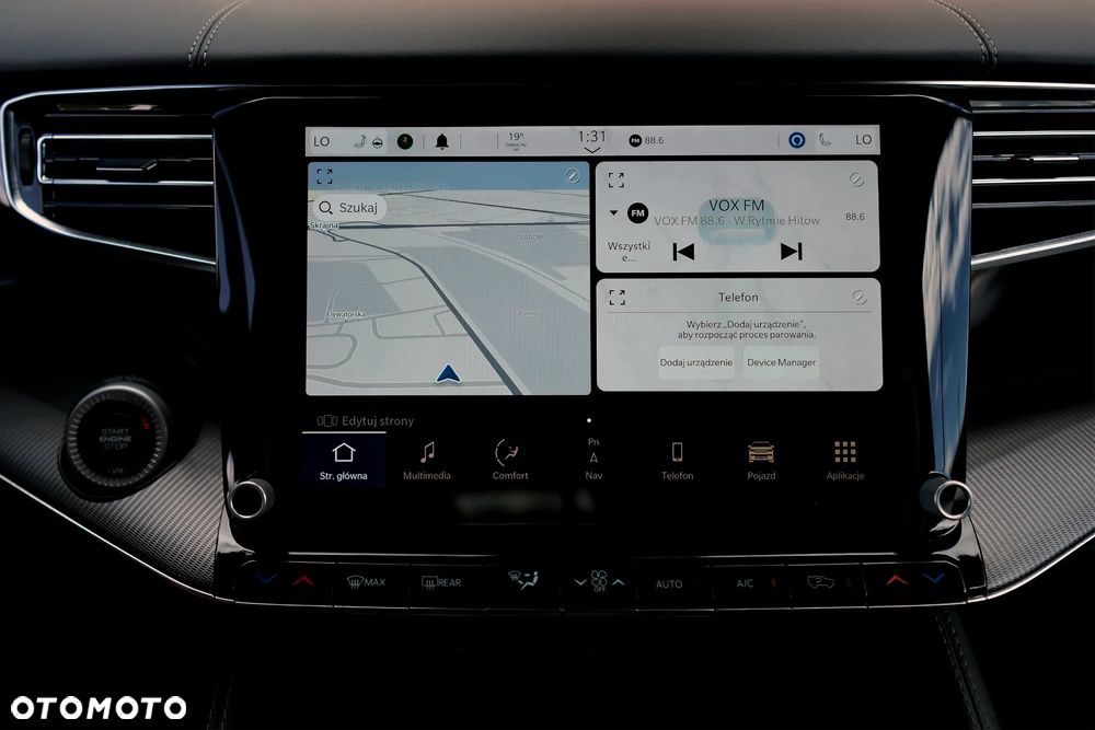 Jeep Grand Wagoneer - 33