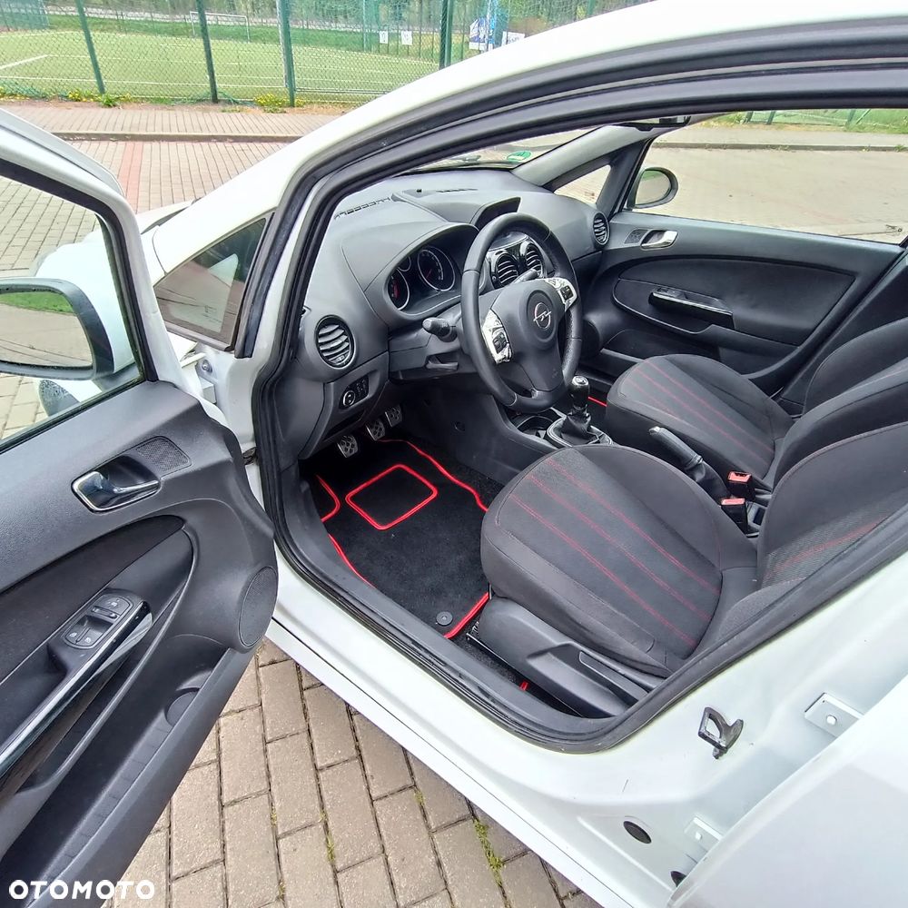 Opel Corsa 1.4 16V Sport - 27