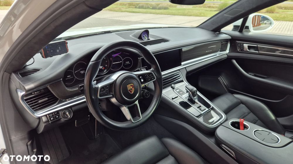 Porsche Panamera 4 E-Hybrid - 18