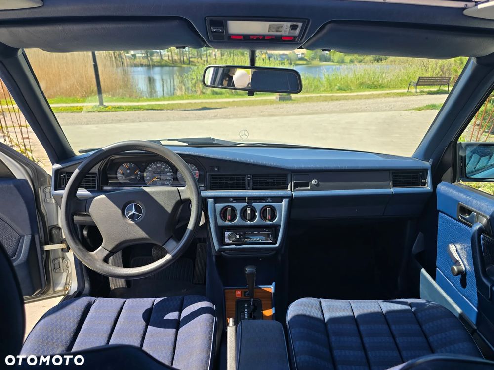 Mercedes-Benz W201 (190) - 18