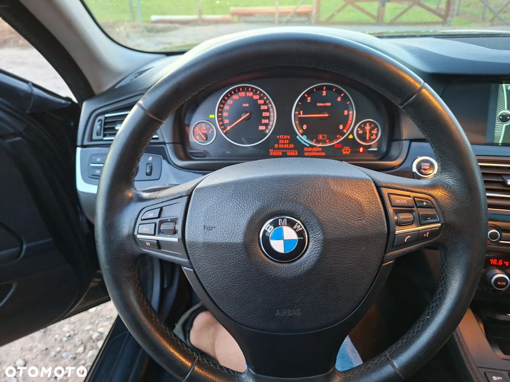 BMW Seria 5 520d - 12
