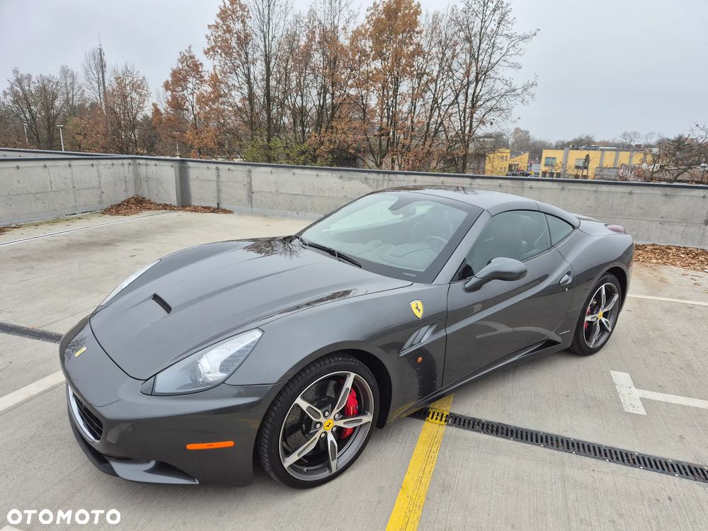 Ferrari California - 12