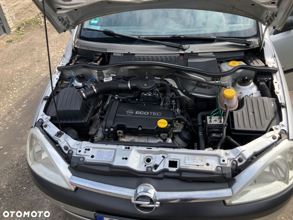 Opel Corsa 1.2 16V - 11