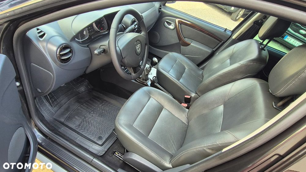 Dacia Duster 1.6 16V 4x4 Prestige - 17