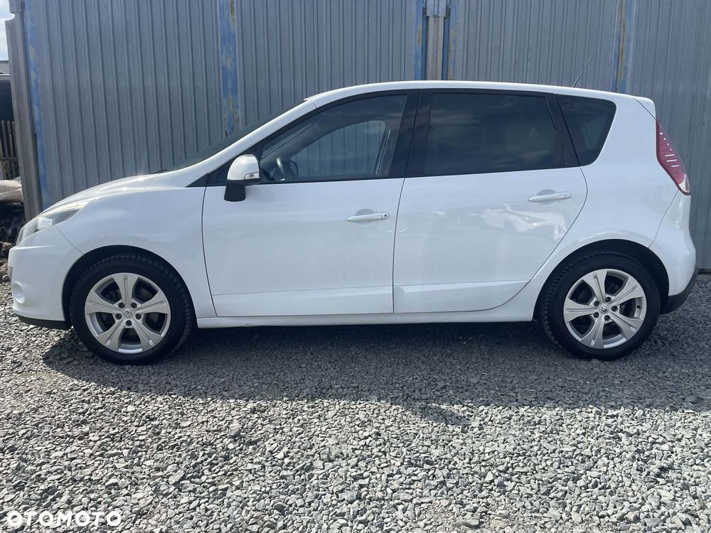 Renault Scenic 1.6 16V Infinity - 7