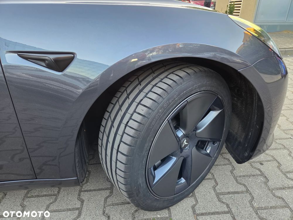 Tesla Model 3 Standard Reichweite Plus Hinterradantrieb - 23