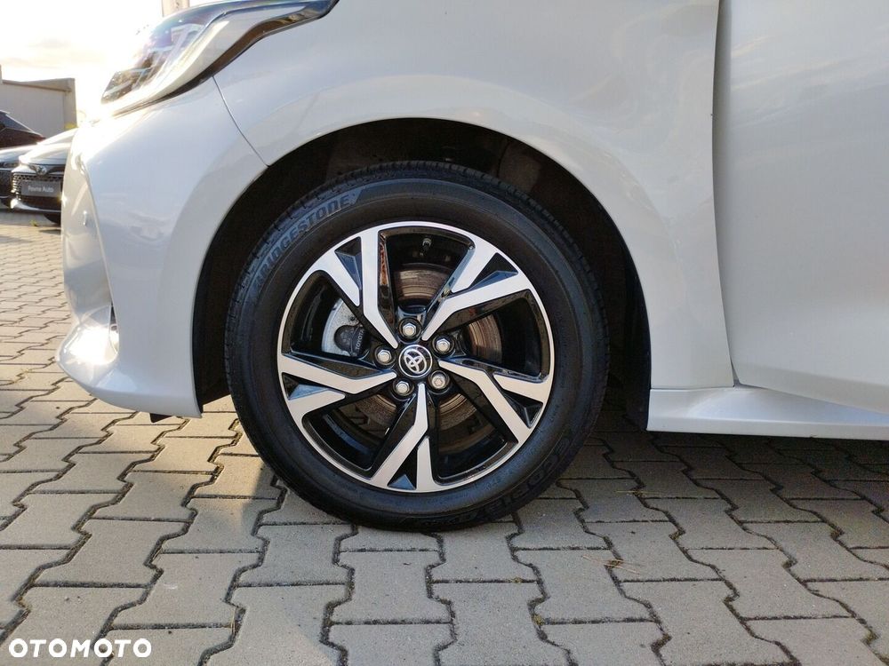 Toyota Yaris Hybrid 1.5 Style - 26