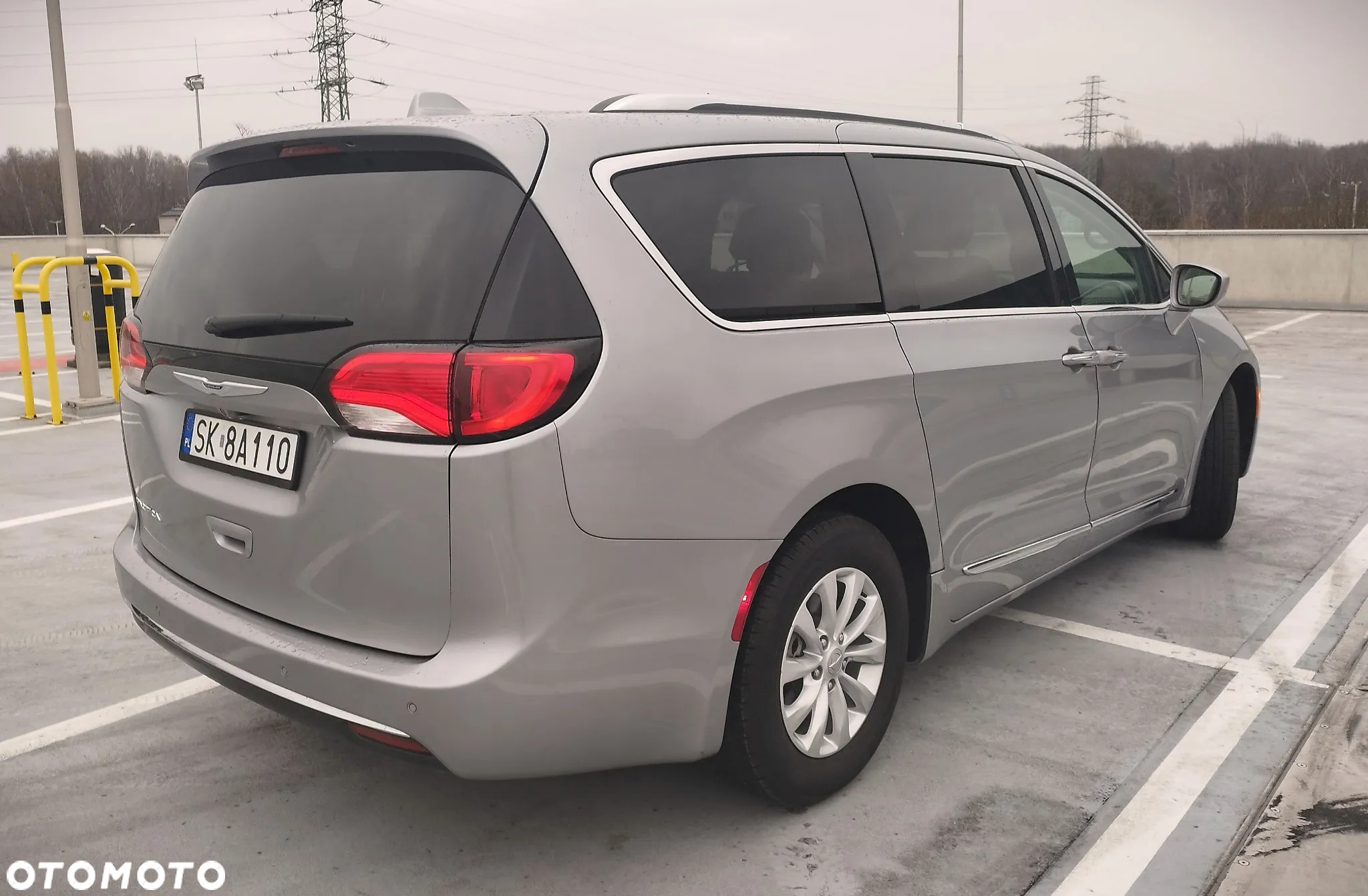Chrysler Pacifica - 2