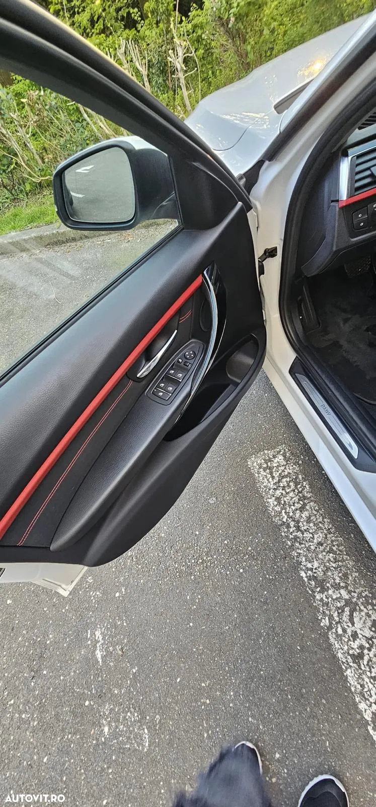 BMW Seria 3 318i Touring Aut. - 13