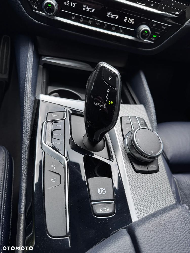 BMW Seria 5 520d xDrive M Sport sport - 24