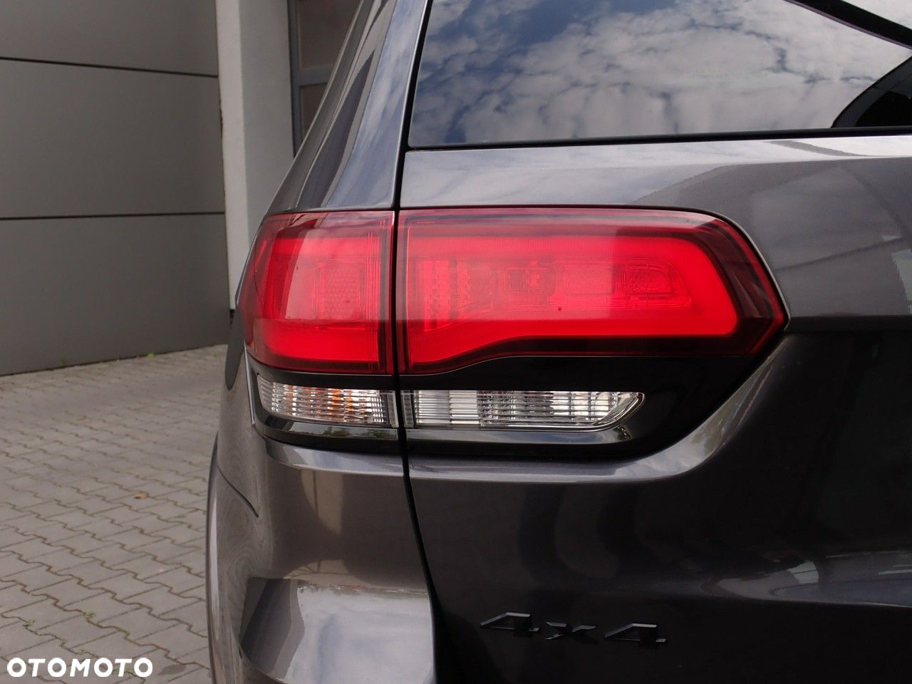 Jeep Grand Cherokee - 16