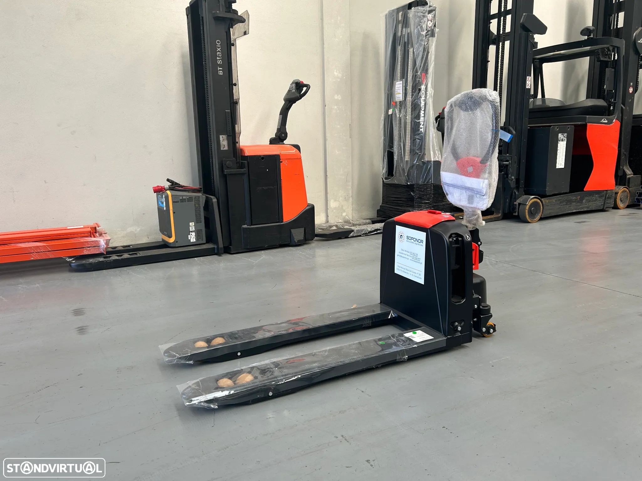 Outra não listada Porta Paletes Elétrico NOVO EP F4 com 2 rodas estabilizadoras - 1