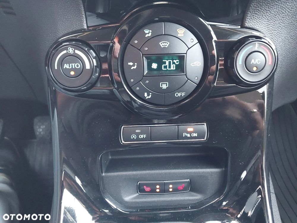Ford Fiesta 1.0 EcoBoost STart-Stop Titanium - 34