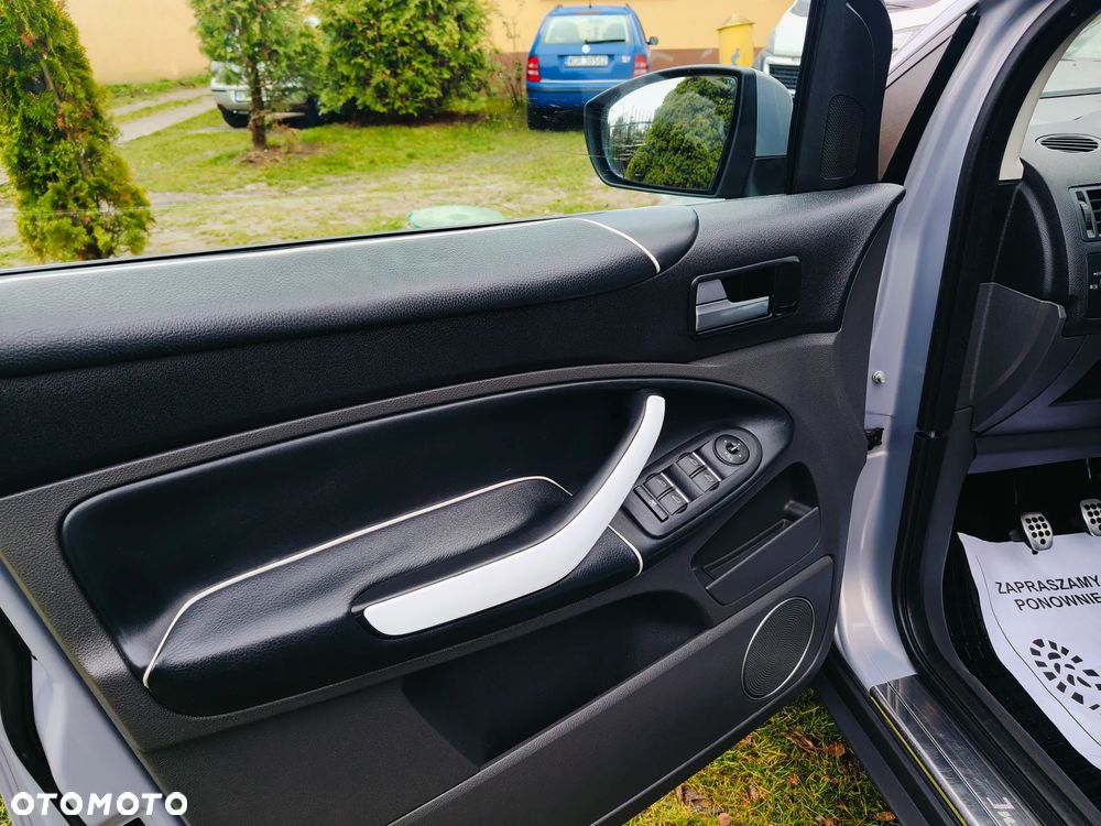 Ford Kuga 2.0 TDCi 4x4 Individual - 26