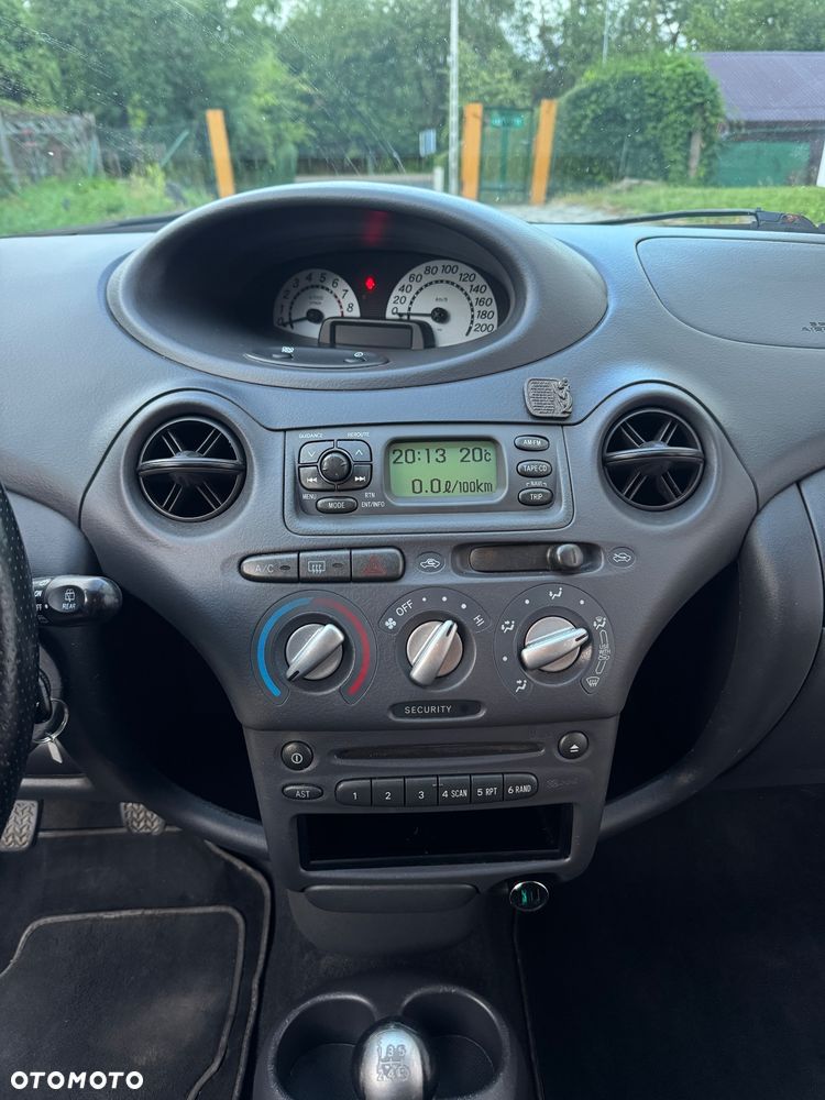 Toyota Yaris - 13