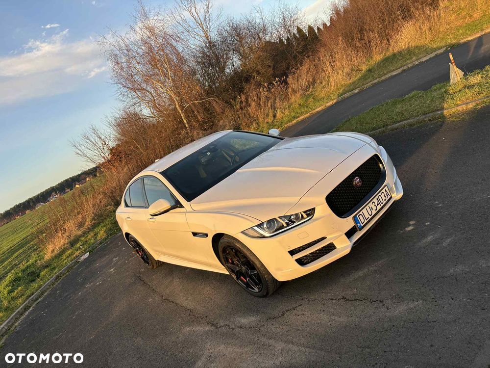 Jaguar XE 20d AWD R-Sport - 1