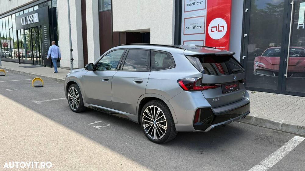 BMW iX1 xDrive30 - 8