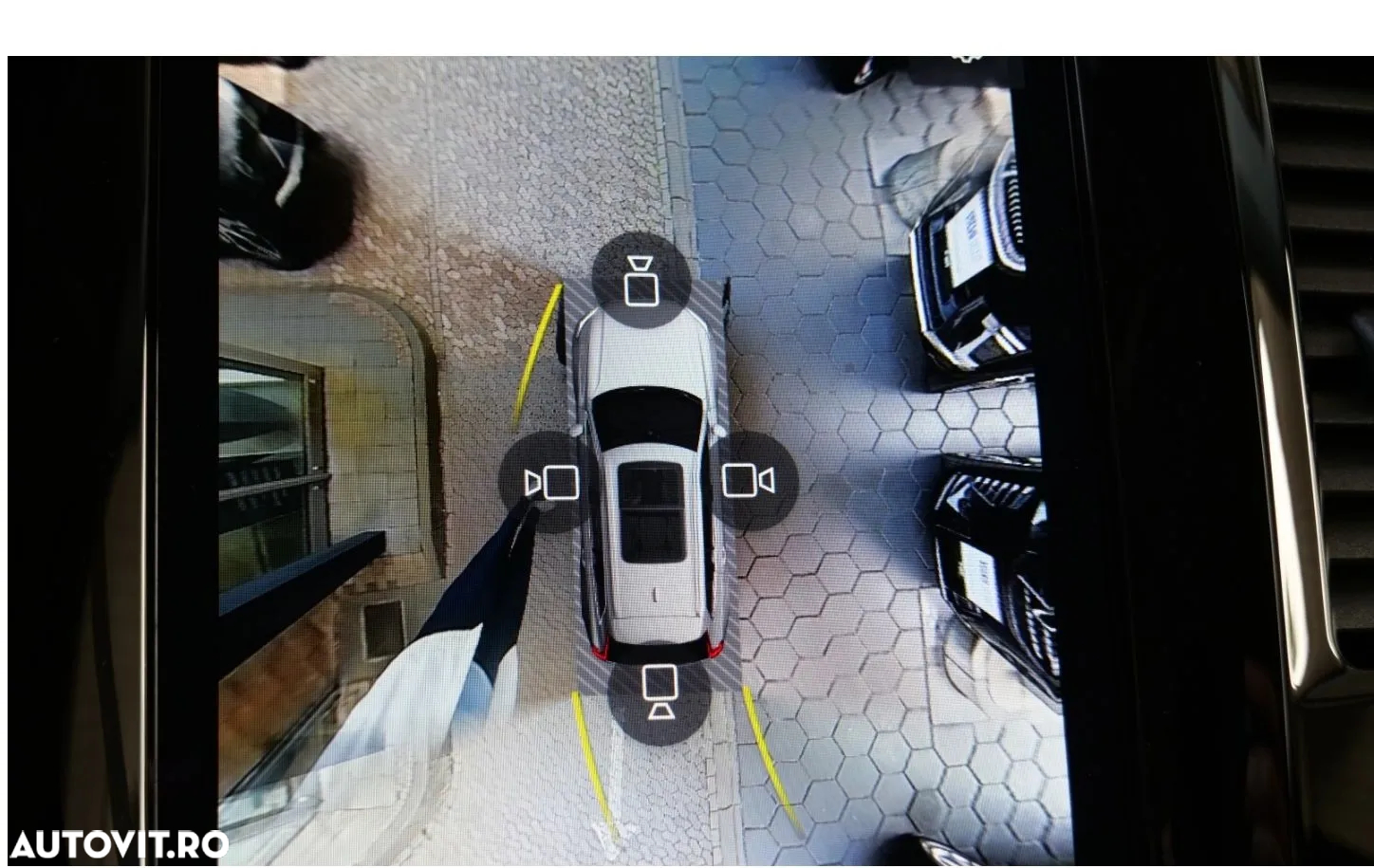 Volvo XC 90 T8 AWD Plug-in Hybrid Ultra Bright - 16
