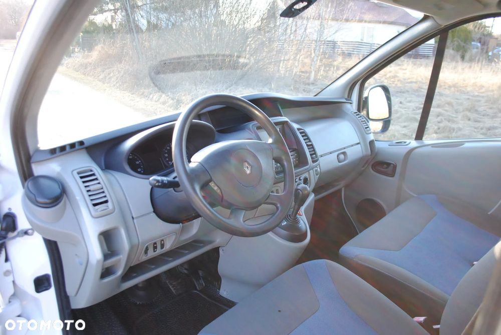 Renault Trafic - 16