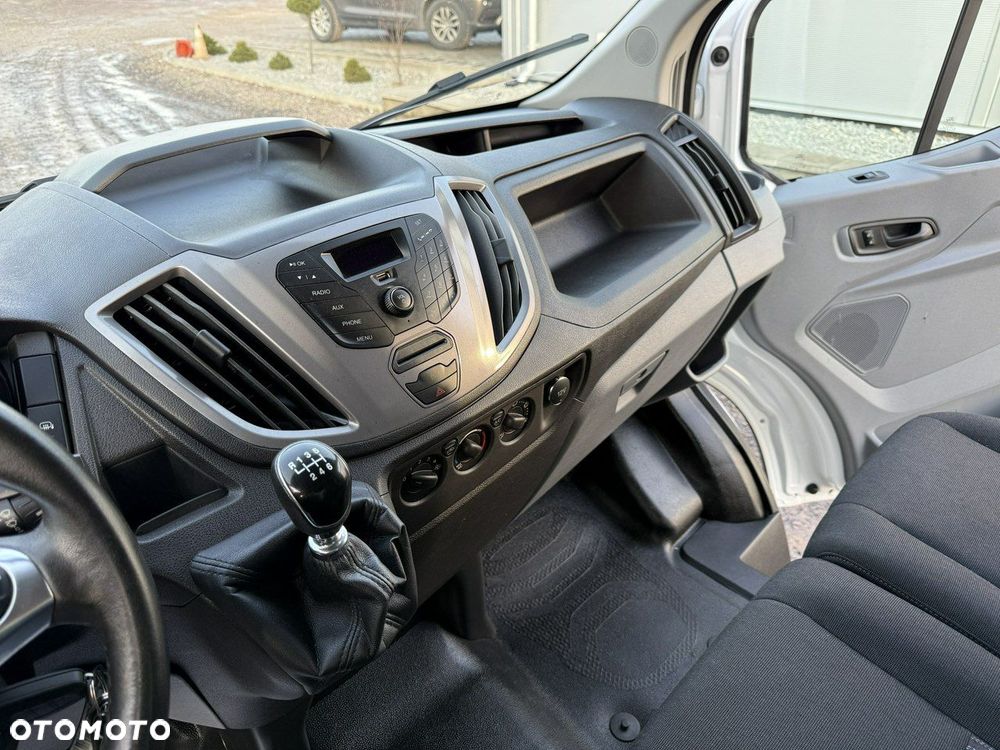 Ford Transit - 12