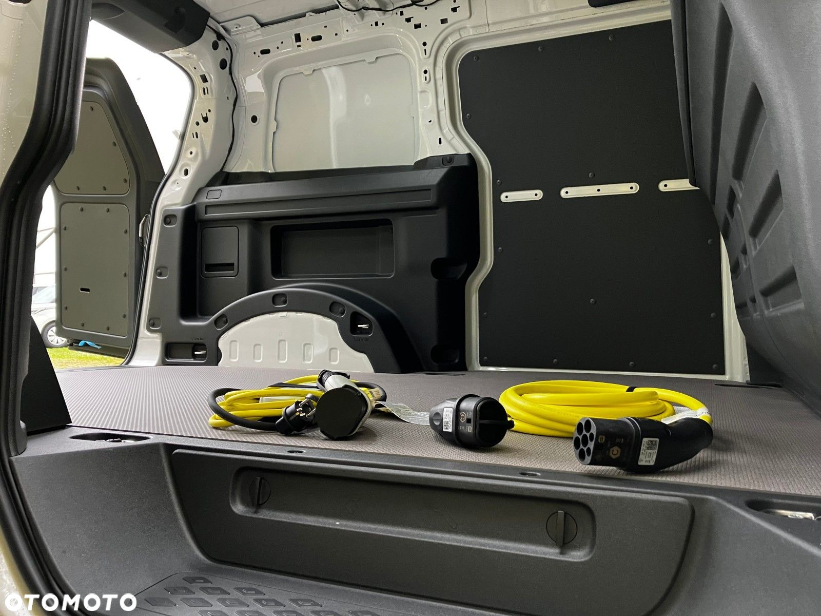 Volkswagen ID. Buzz Cargo L1 204 KM - 36