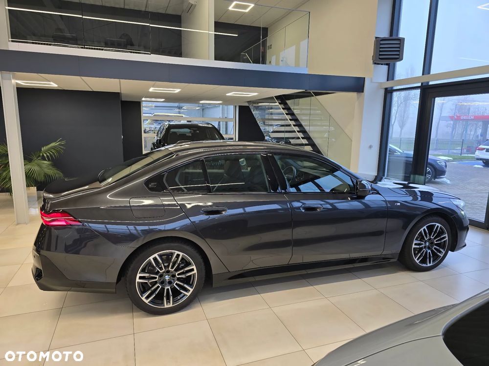 BMW Seria 5 520i mHEV M Sport - 9