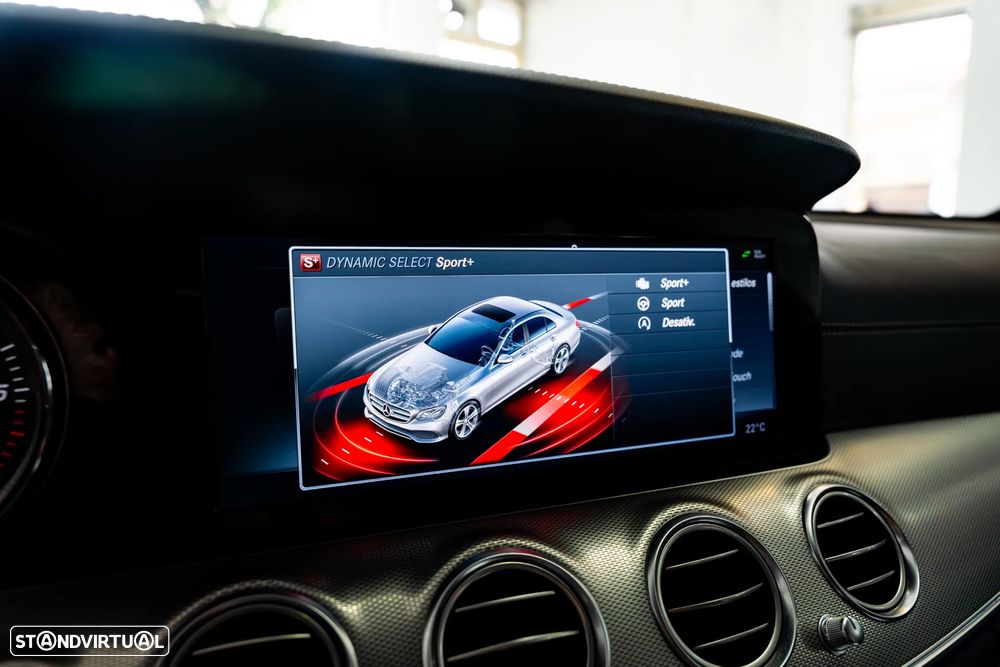 Mercedes-Benz E 220 d AMG Line - 38