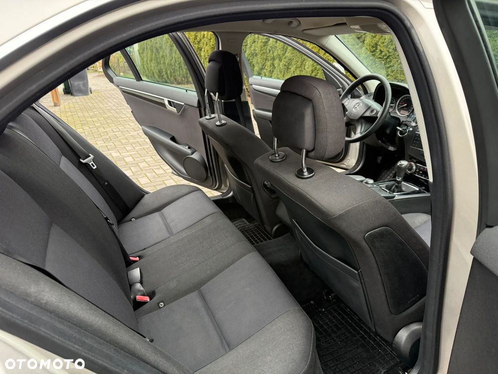 Mercedes-Benz Klasa C 180 Kompressor - 30