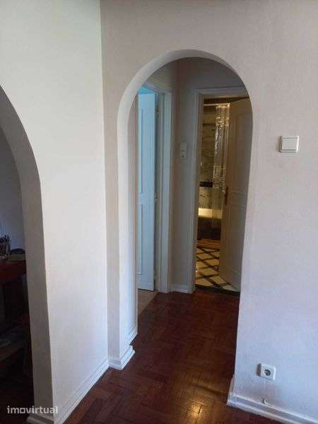 Vendo T2  perto da praia Estoril - Grande imagem: 5/11