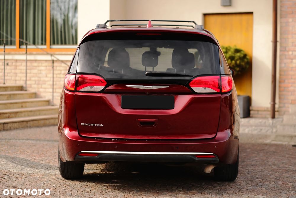 Chrysler Pacifica - 5