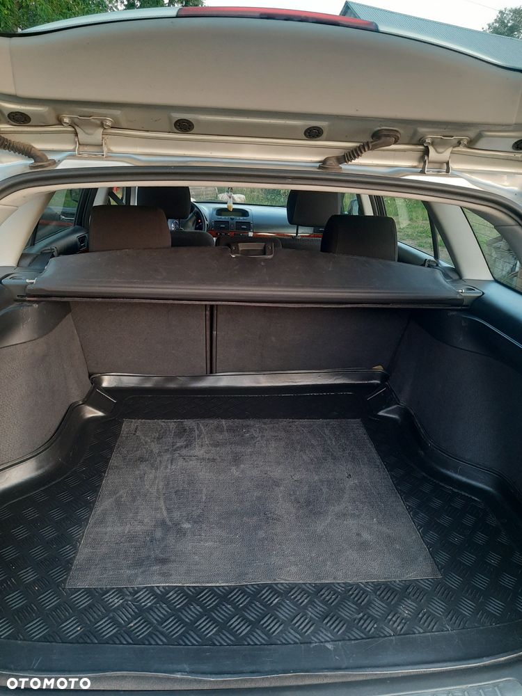 Toyota Avensis - 8