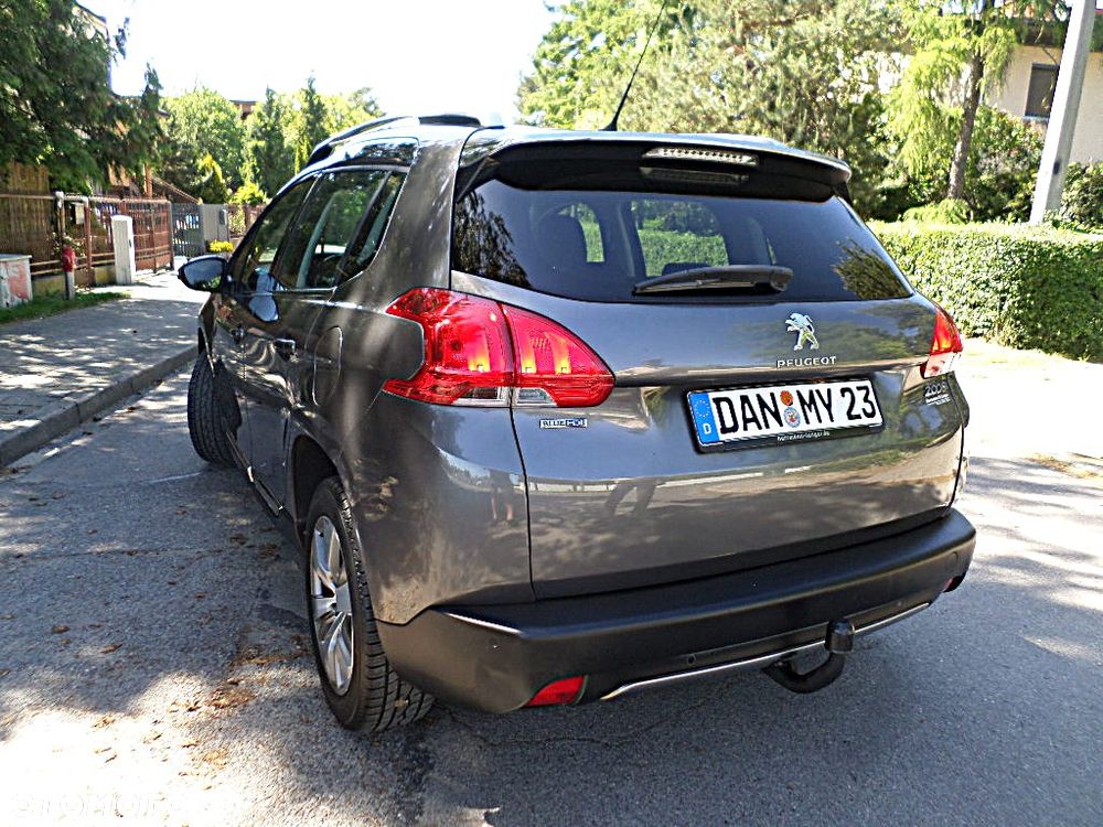 Peugeot 2008 BlueHDi 100 STOP & START Style - 4