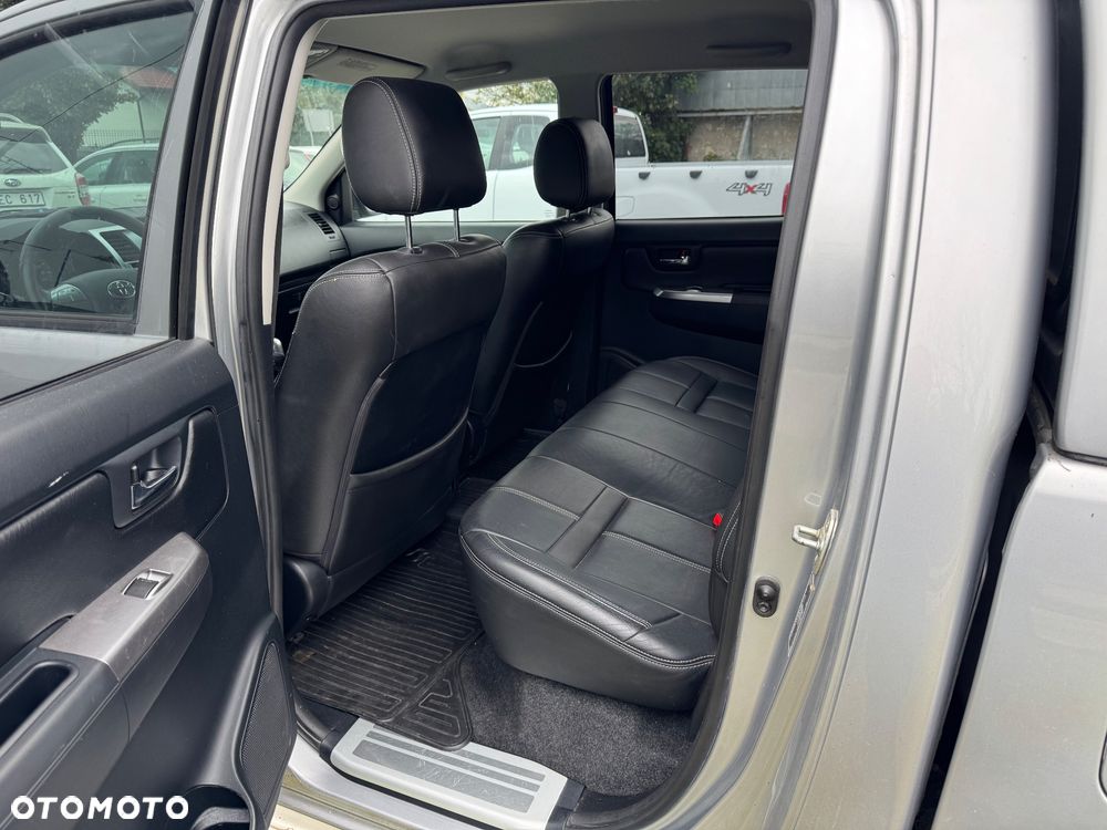 Toyota Hilux 3.0 D-4D Invincible - 11