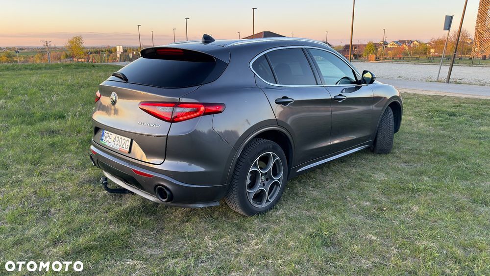 Alfa Romeo Stelvio 2.0 Turbo 16V AT8-Q4 Super - 17