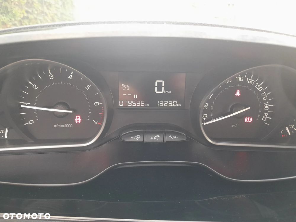 Peugeot 208 PureTech 82 Start & Stop Style - 23