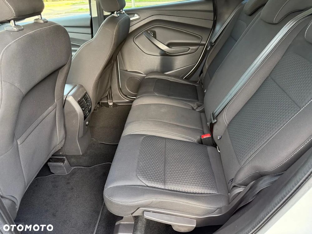 Ford Kuga 1.5 EcoBoost FWD Titanium - 24